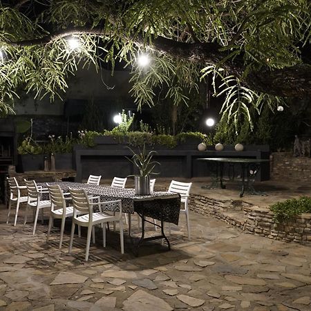Alluring Self Catering 2 Bedroom Villa At Bokmakierie Villas Windhoek Exteriör bild