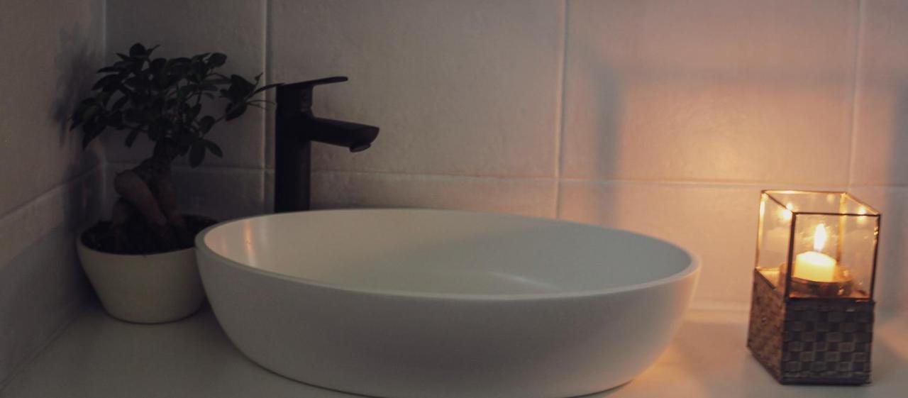 Alluring Self Catering 2 Bedroom Villa At Bokmakierie Villas Windhoek Exteriör bild