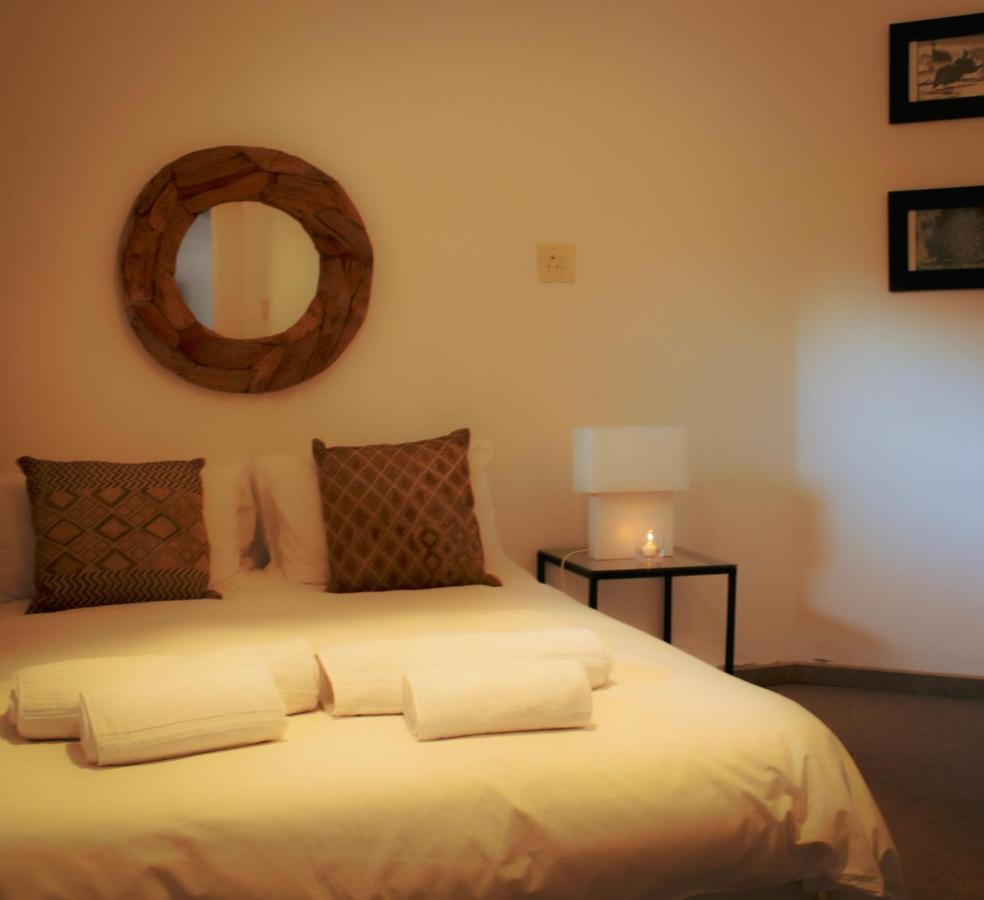 Alluring Self Catering 2 Bedroom Villa At Bokmakierie Villas Windhoek Exteriör bild