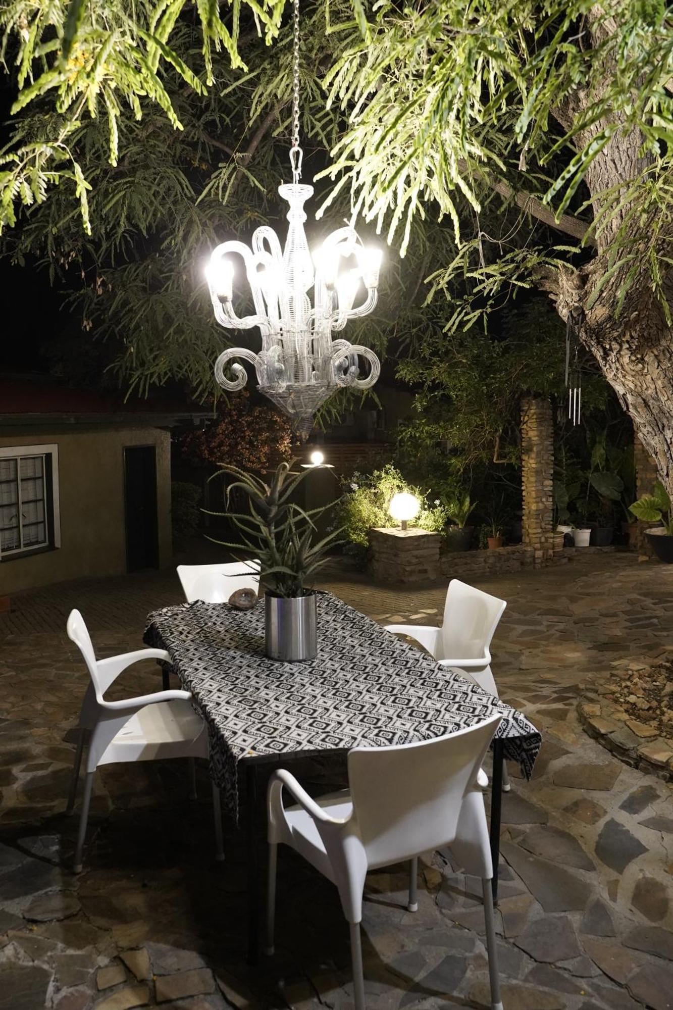 Alluring Self Catering 2 Bedroom Villa At Bokmakierie Villas Windhoek Exteriör bild