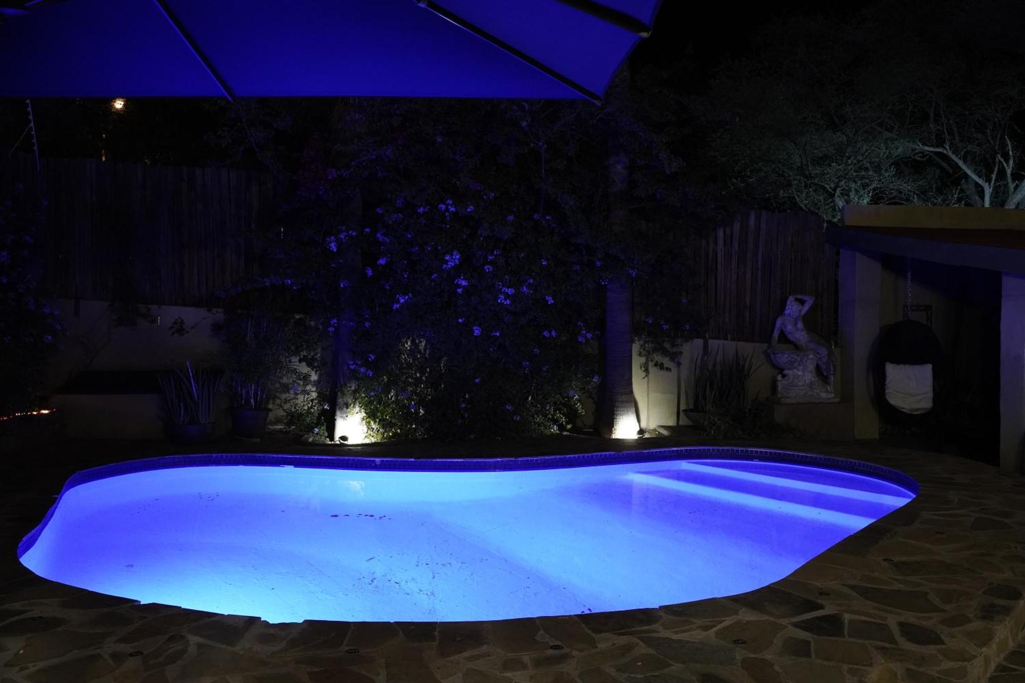 Alluring Self Catering 2 Bedroom Villa At Bokmakierie Villas Windhoek Exteriör bild